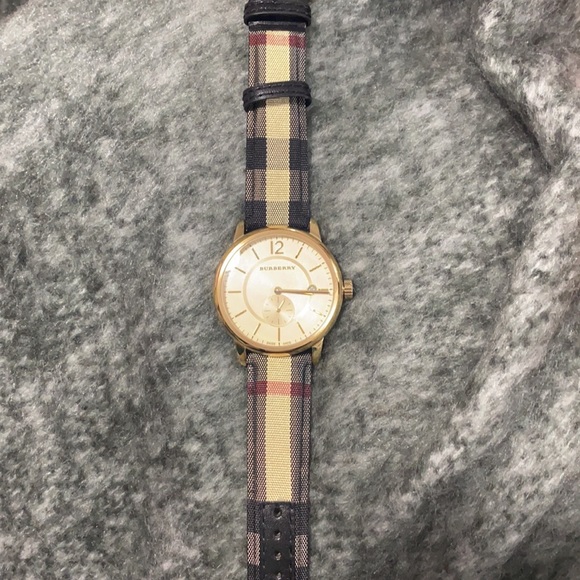 SOLD! Authentic Burberry watch Brand new condition - Picture 3 of 9